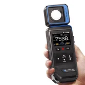 Luxometr FNIRSI FPM-02 — recenzja precyzyjnego miernika 99 990 LUX z obrotową sondą, ekranem TFT HD i pomiarem temperatury